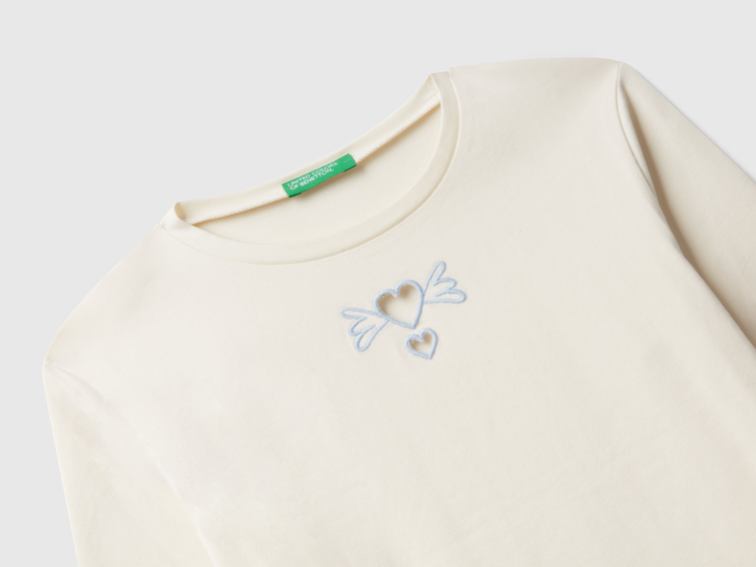 T-shirt com corações cut-out - ucb_image_DS1