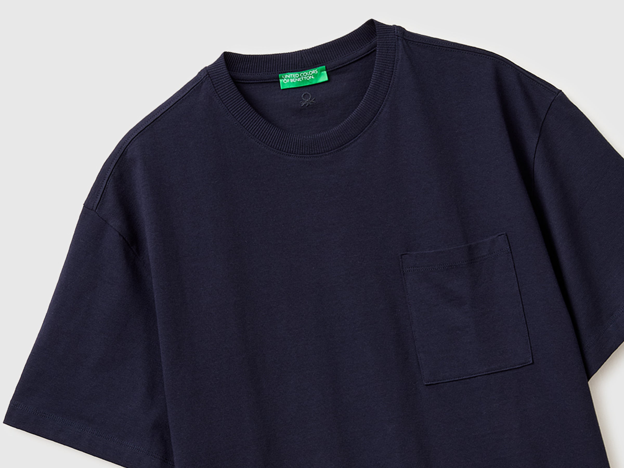 T-shirt com bolso pequeno - ucb_image_DS1