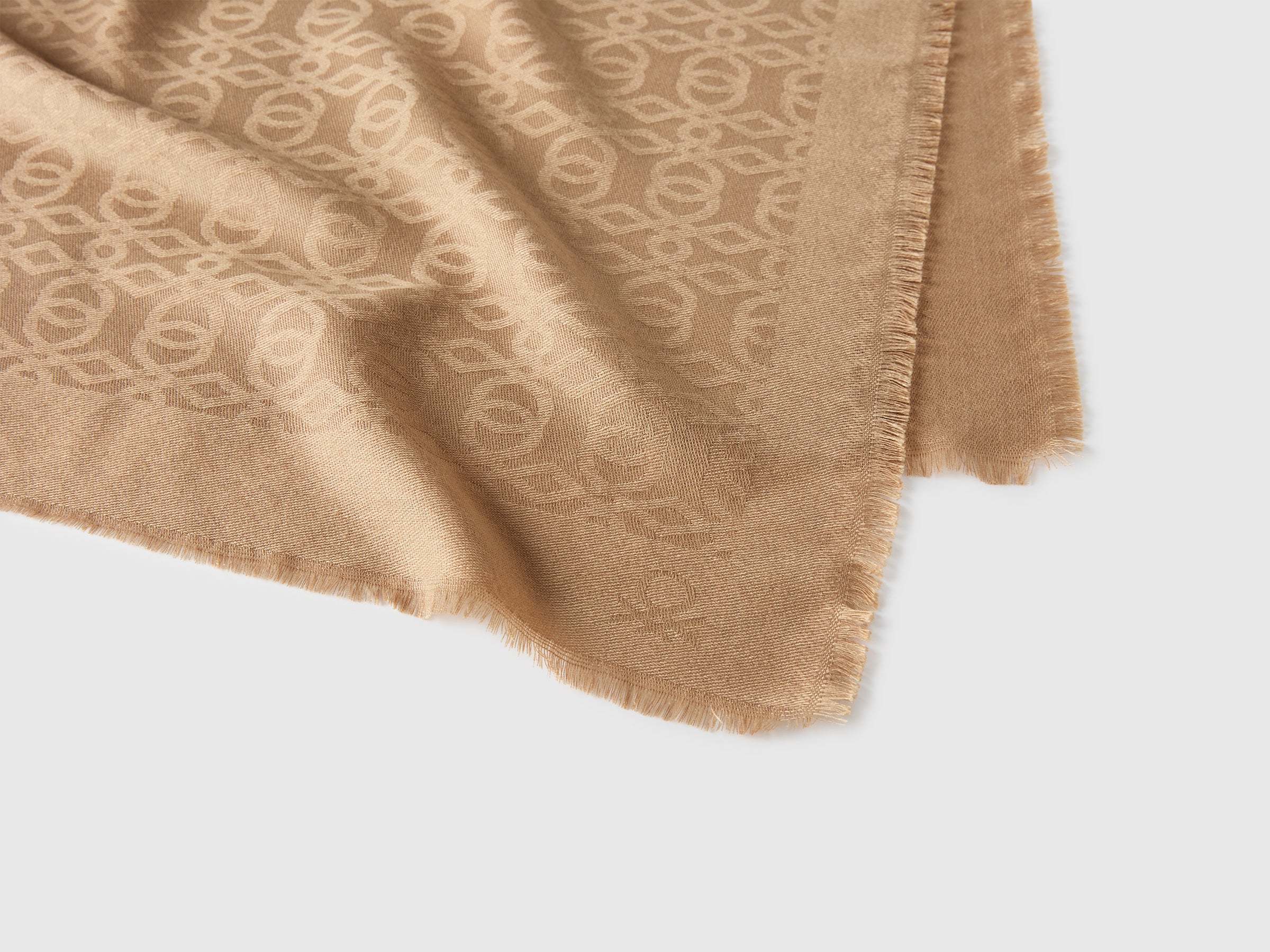 Jacquard scarf - ucb_image_DS1