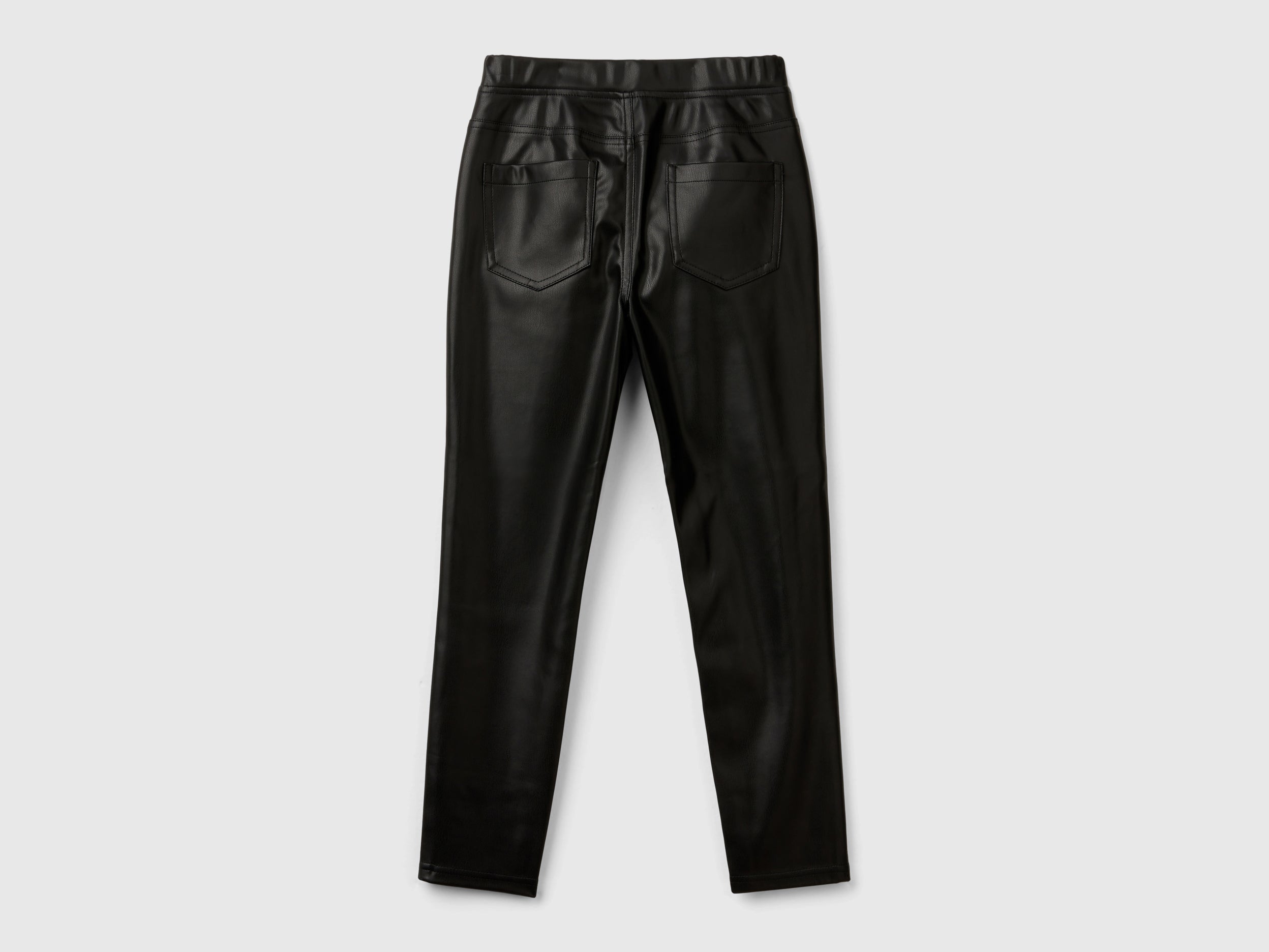 Calças em tecido efeito pele - ucb_image_BS
