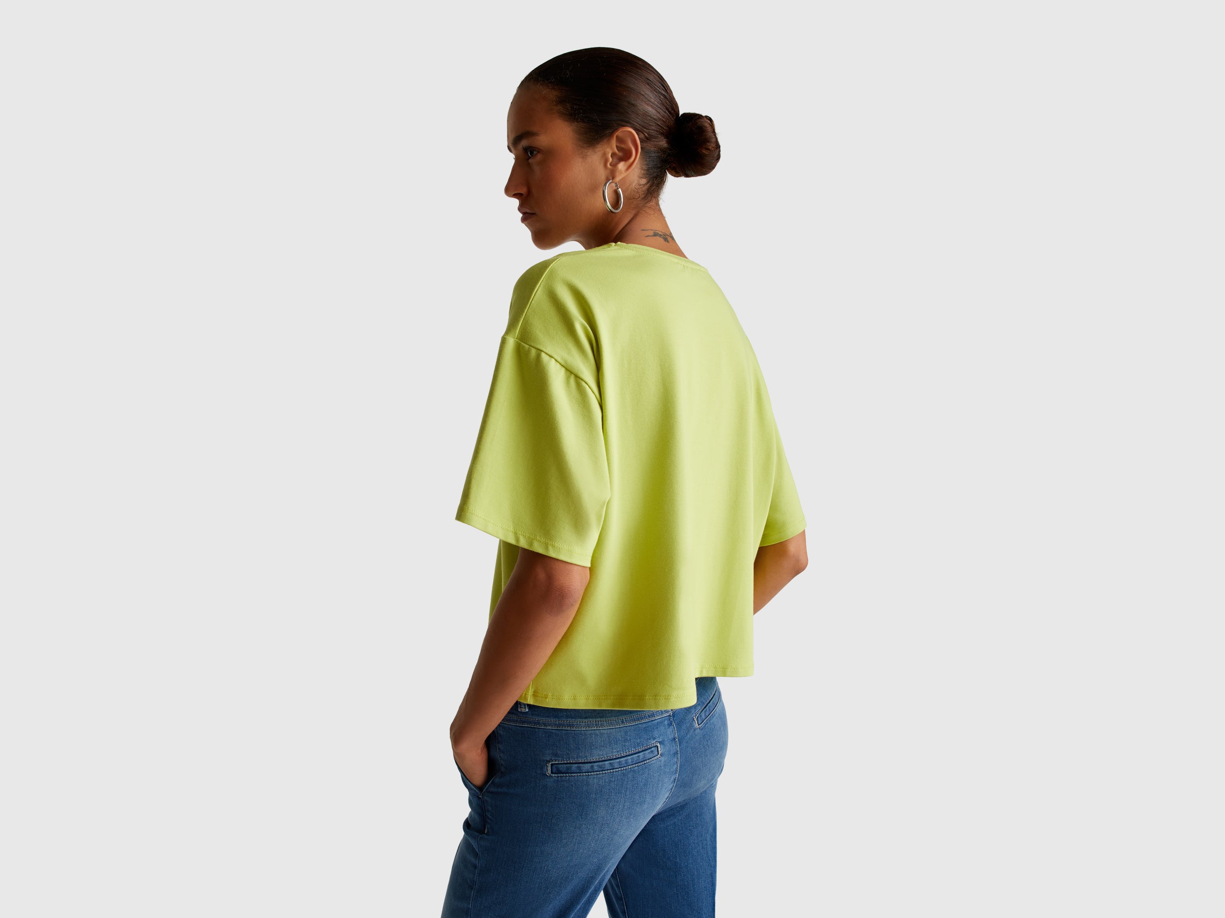 T-shirt boxy fit com aplicação - ucb_image_B