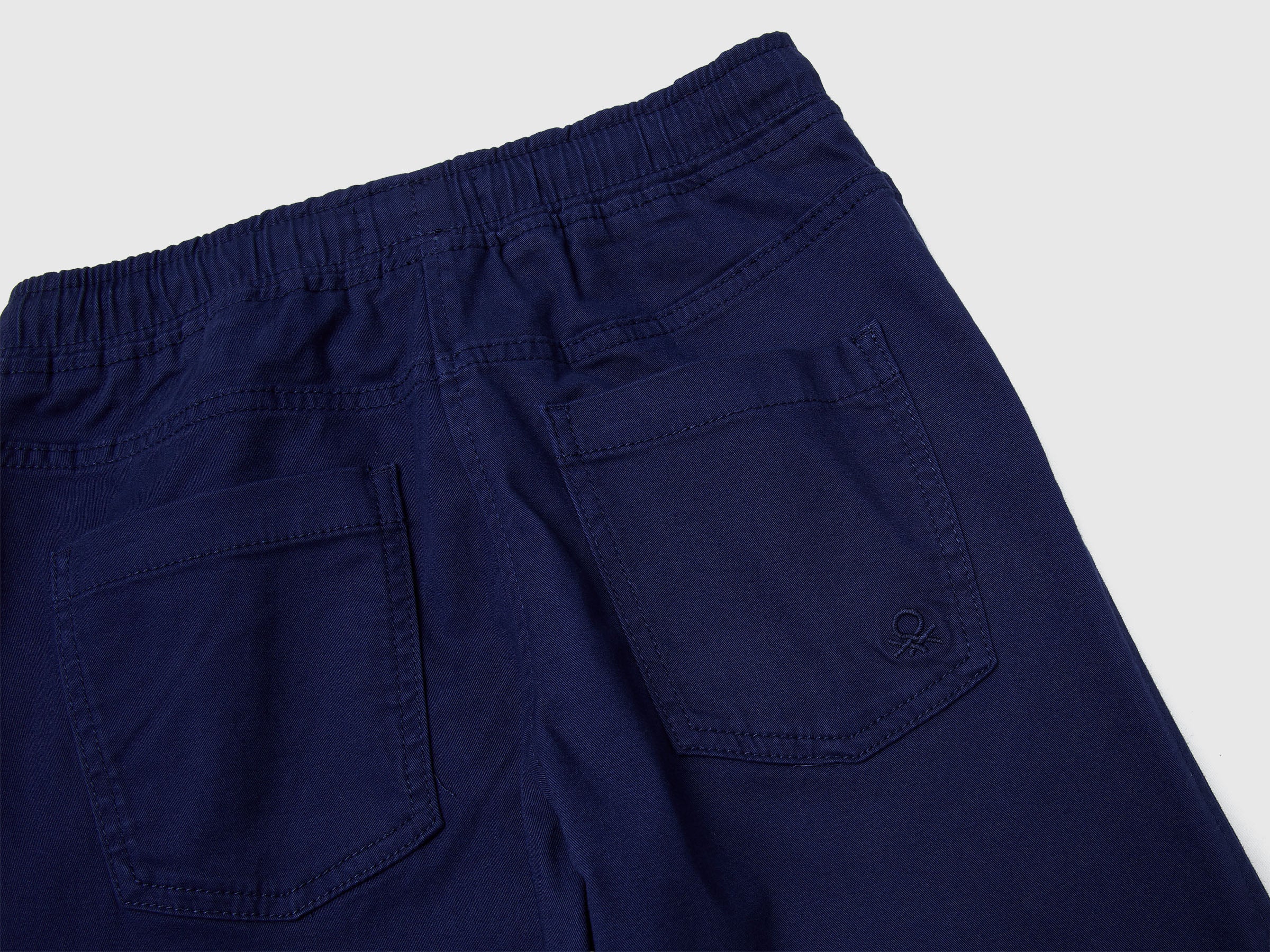 Joggers em algodão stretch com cordão de ajuste - ucb_image_DS1