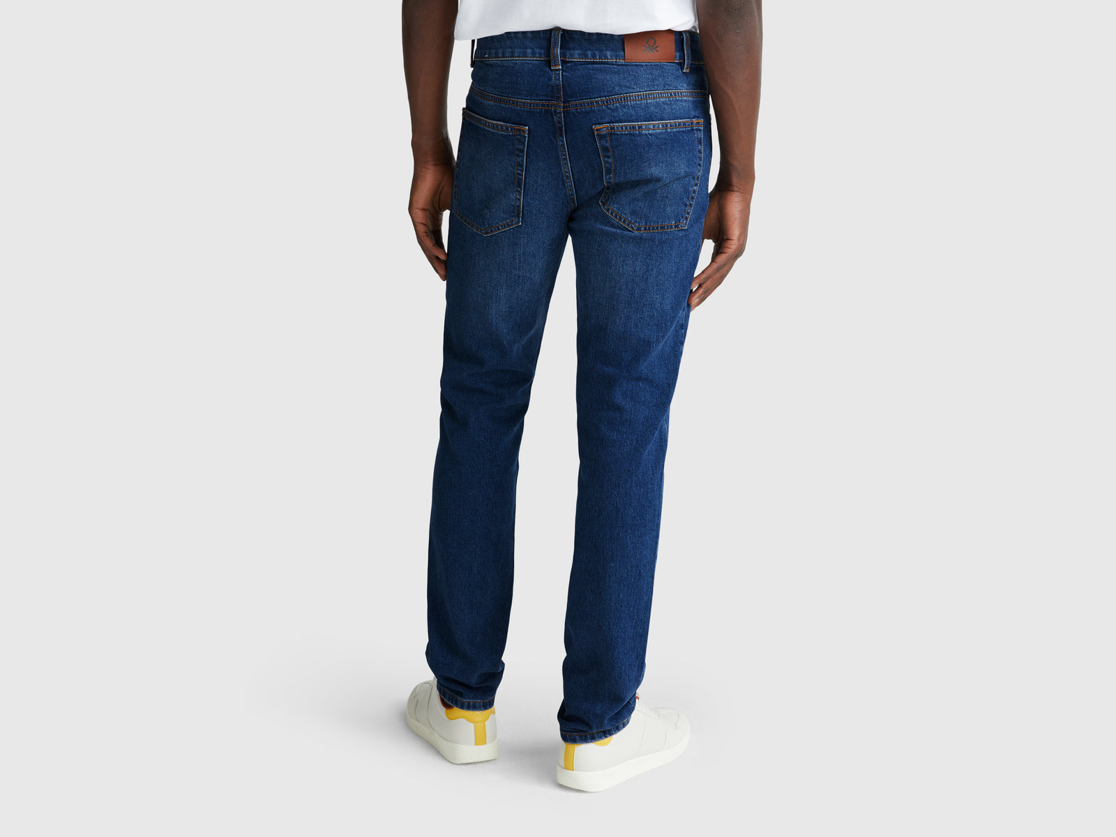 Jeans slim fit cinco bolsos - ucb_image_B