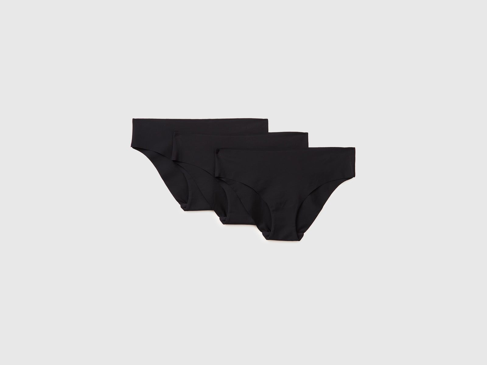 Three seamless briefs - ucb_image_FS