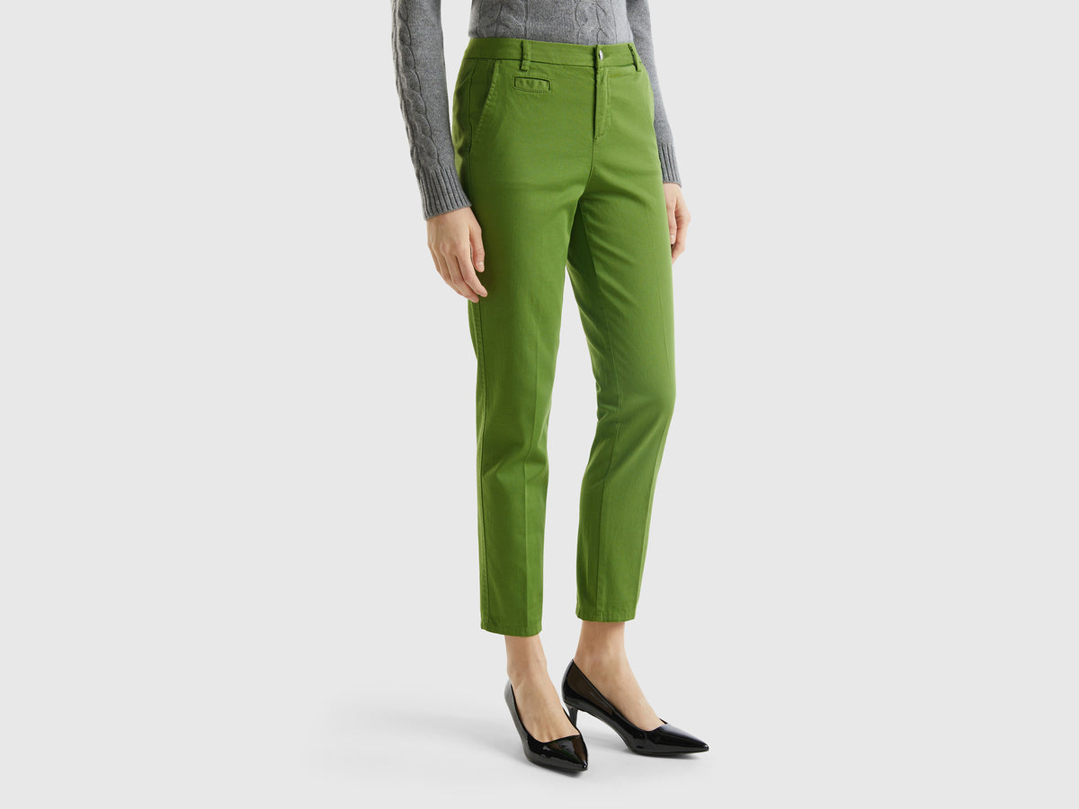 Chinos slim fit em algodão verde militar - ucb_image_F
