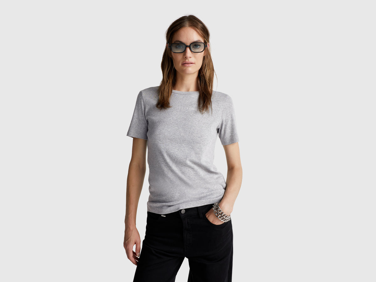 T-shirt 100% algodão com estampa logótipo glitter - ucb_image_F