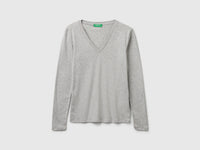 T-shirt cinzenta mélange com decote em V - ucb_image_FS