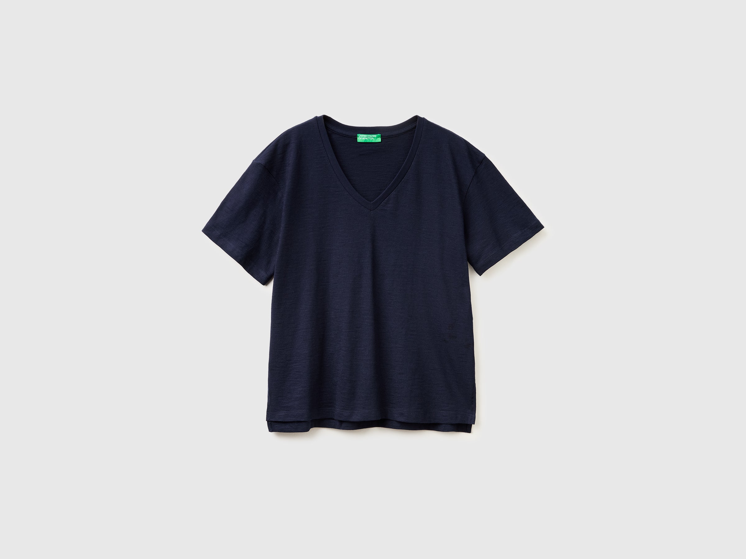 T-shirt decote em V em algodão leve - ucb_image_FS