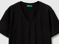 T-shirt decote em V em algodão leve - ucb_image_DS1