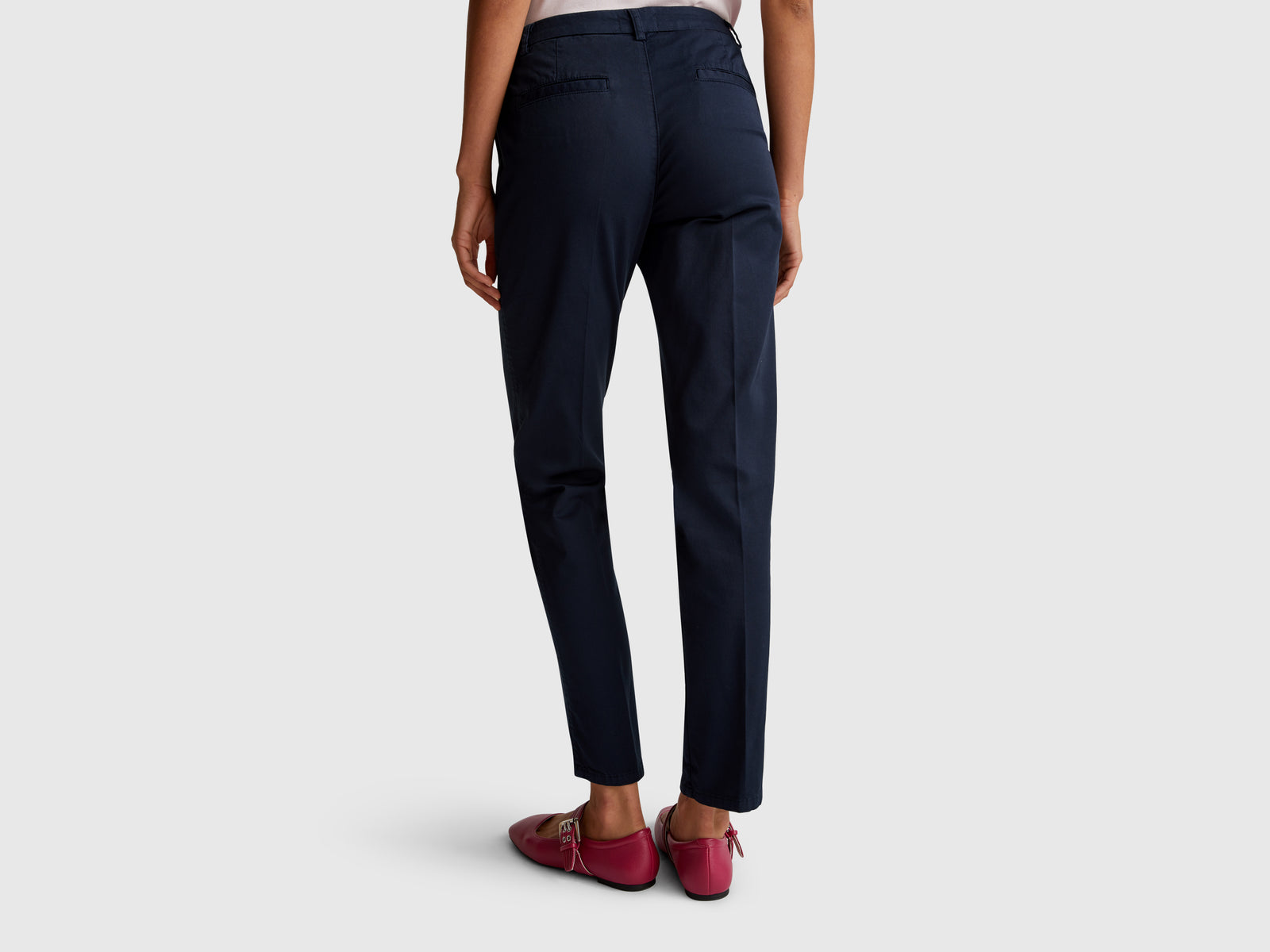 Chinos slim fit em algodão azul-escuro - ucb_image_B