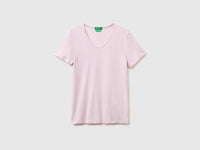 T-shirt slim fit com decote em V - ucb_image_FS