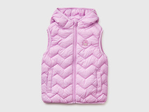 Chaqueta de plumas sin mangas con capucha
