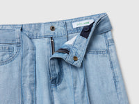 Wide fit trousers with belt - ucb_image_DS1