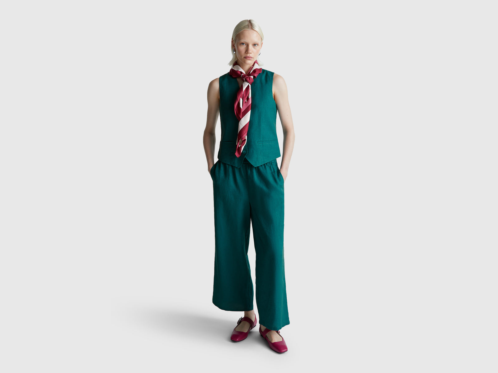 Wide leg trousers in pure linen