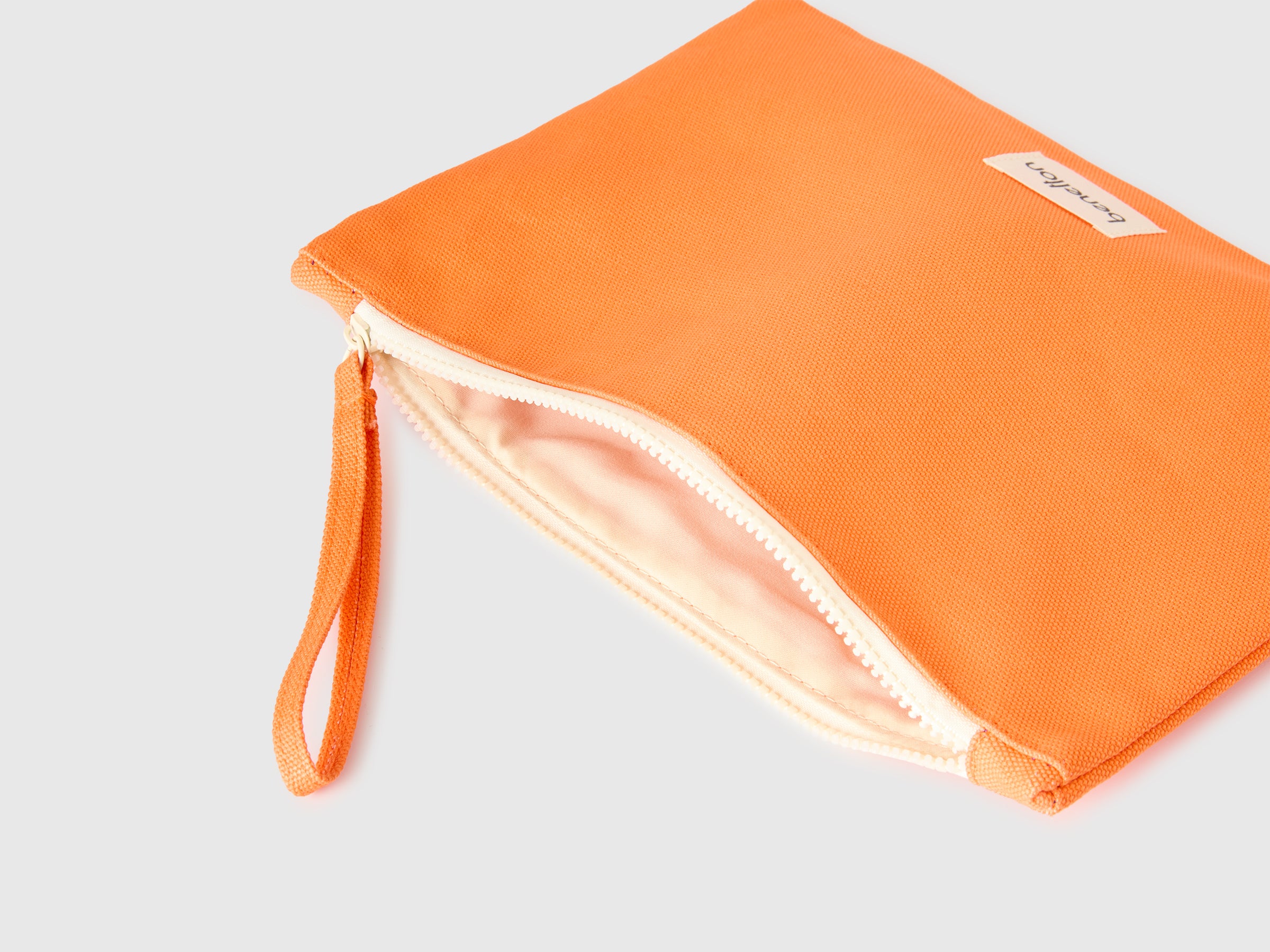 Orange tablet sleeve - ucb_image_DS1