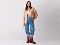 Jeans cropped com dobra lavagem clara - ucb_image_FY
