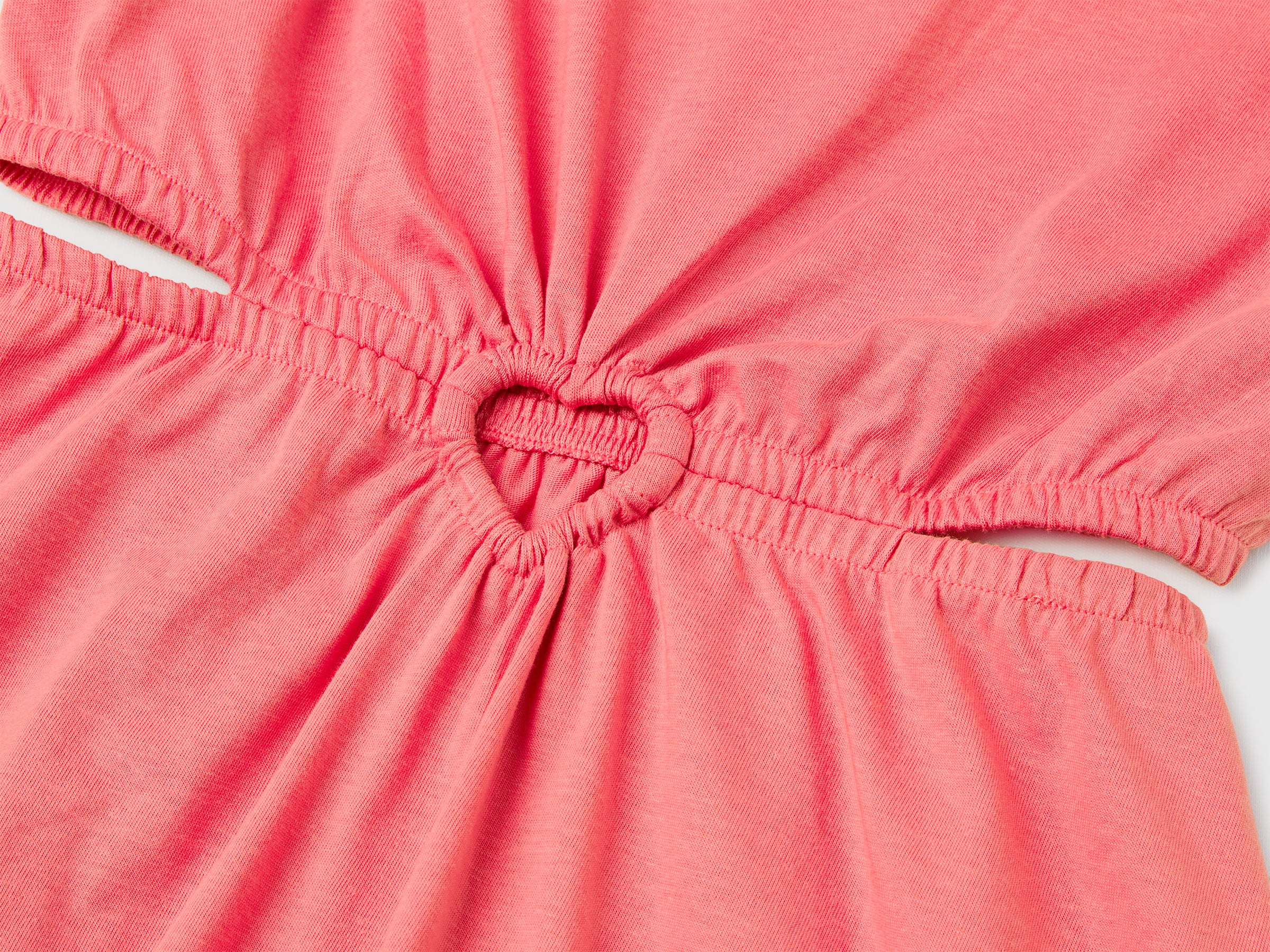 Cut-out dress with heart - ucb_image_DS1
