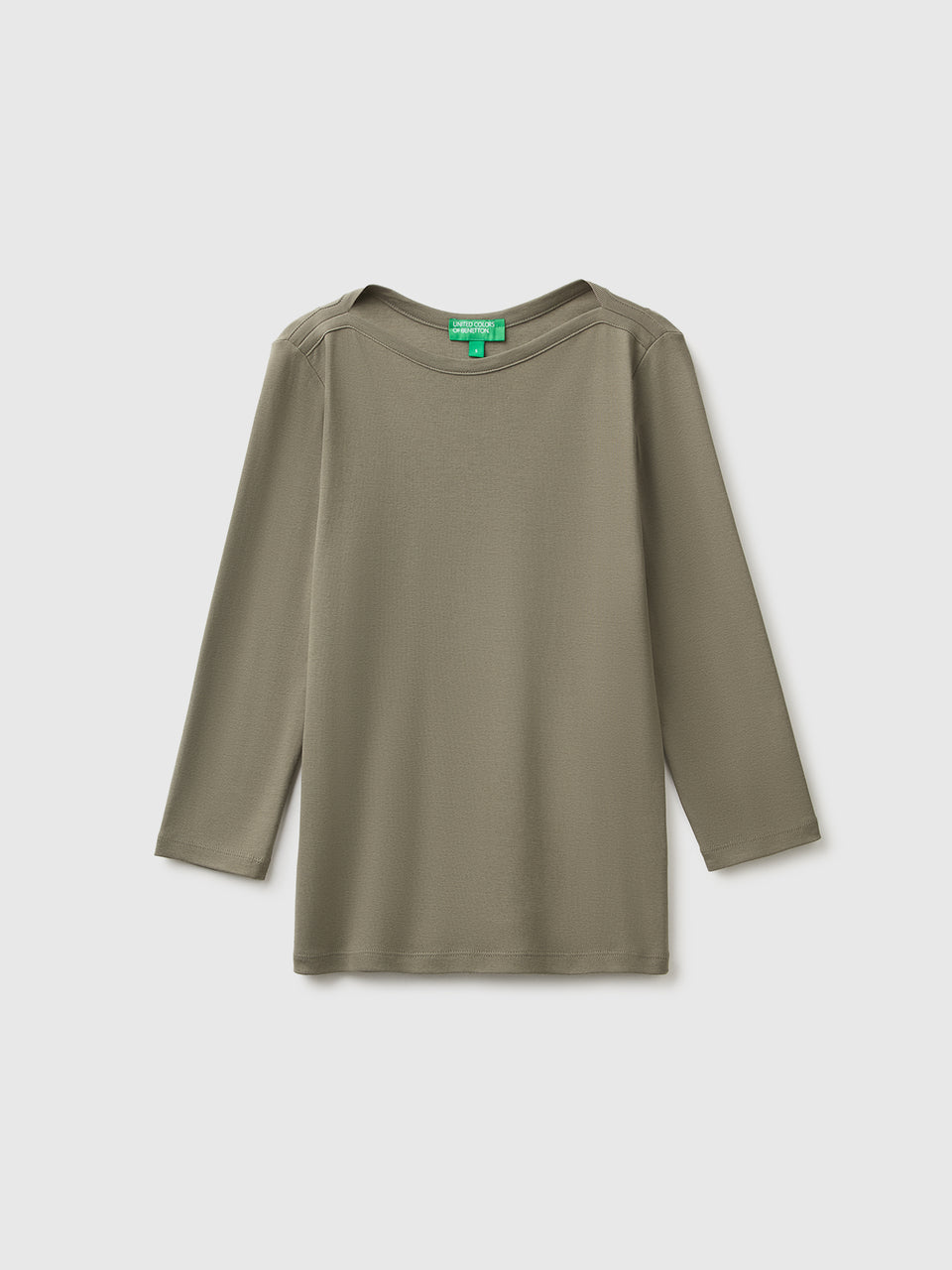 T-shirt slim fit com decote à barco - ucb_image_FS