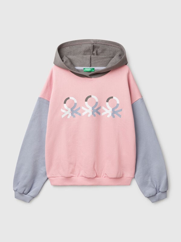 Sudadera con estampado y capucha  Niña