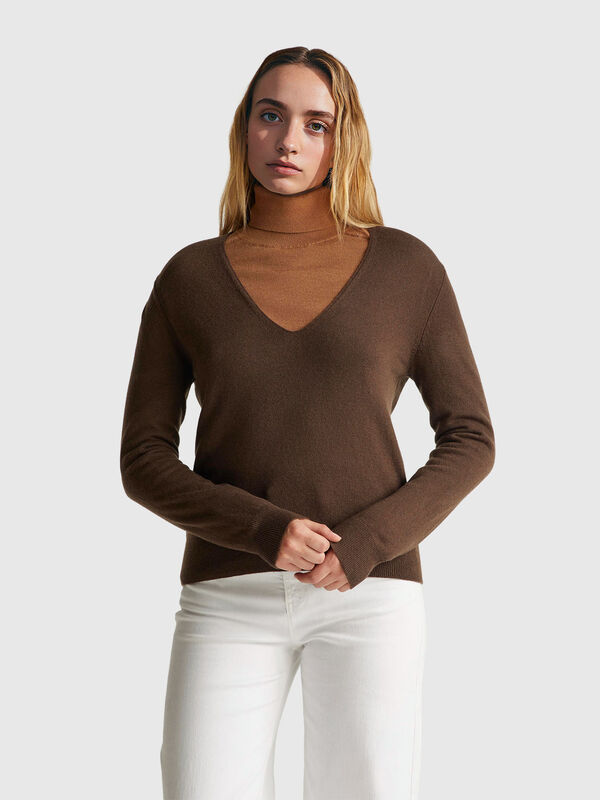 Suéter marrón de cuello en V en pura lana merino Mujer