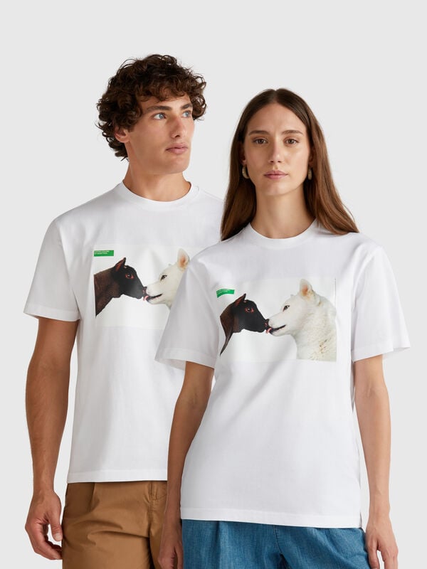 Camiseta con estampado fotográfico de Oliviero Toscani