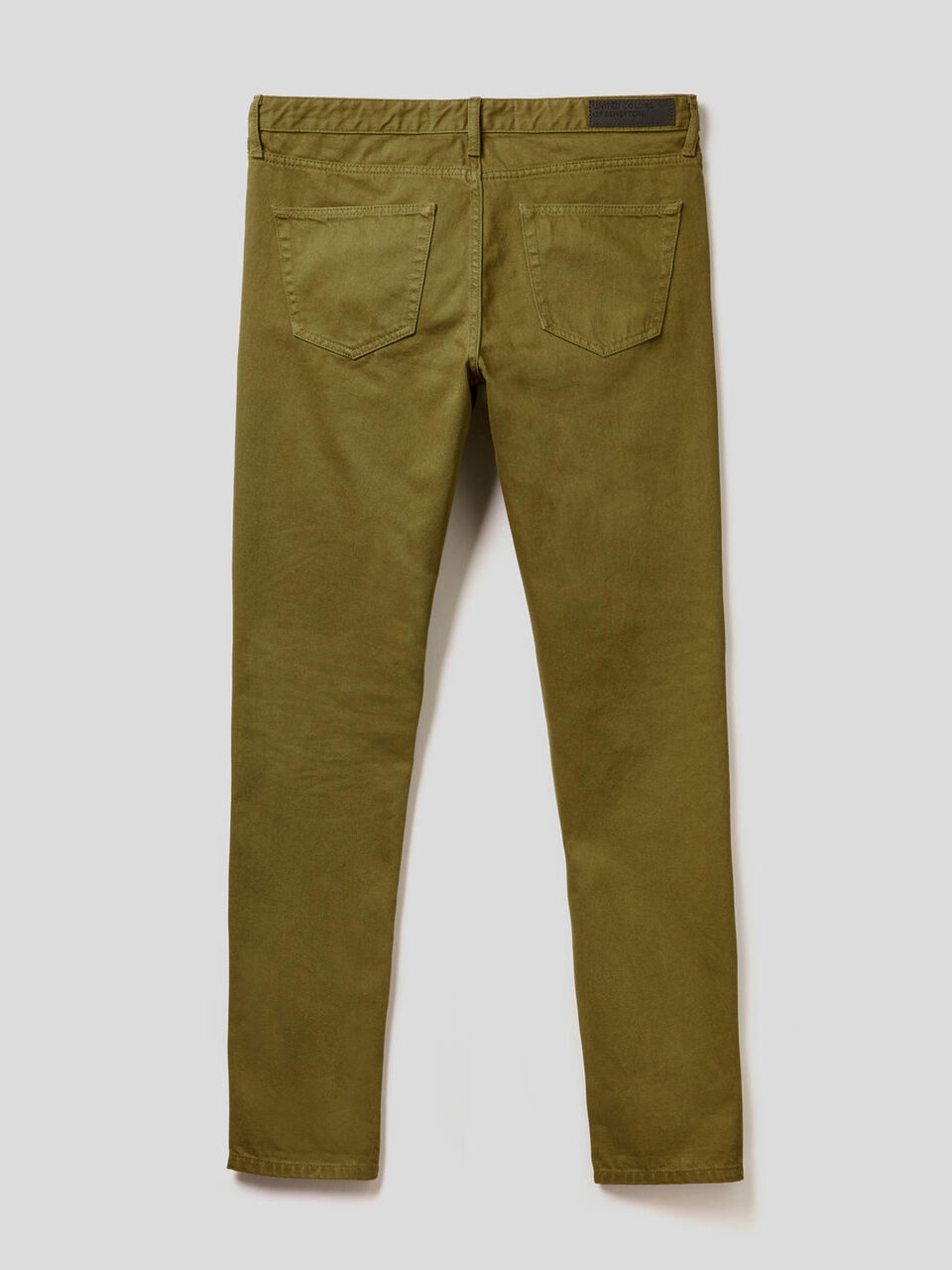 Pantalón de 100 % algodón con cinco bolsillos image number null