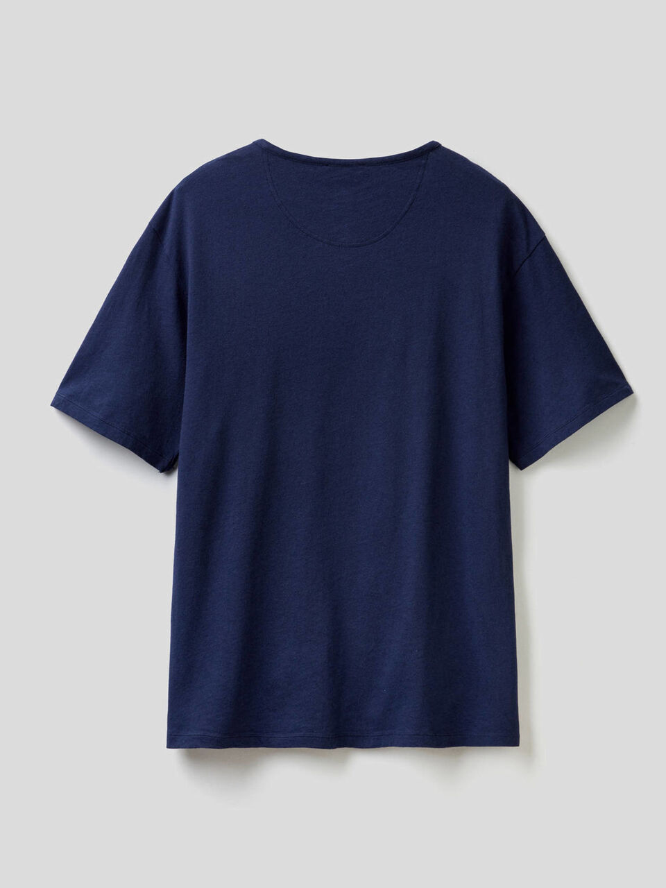 Camiseta de cuello tunecino de lino mixto image number 2