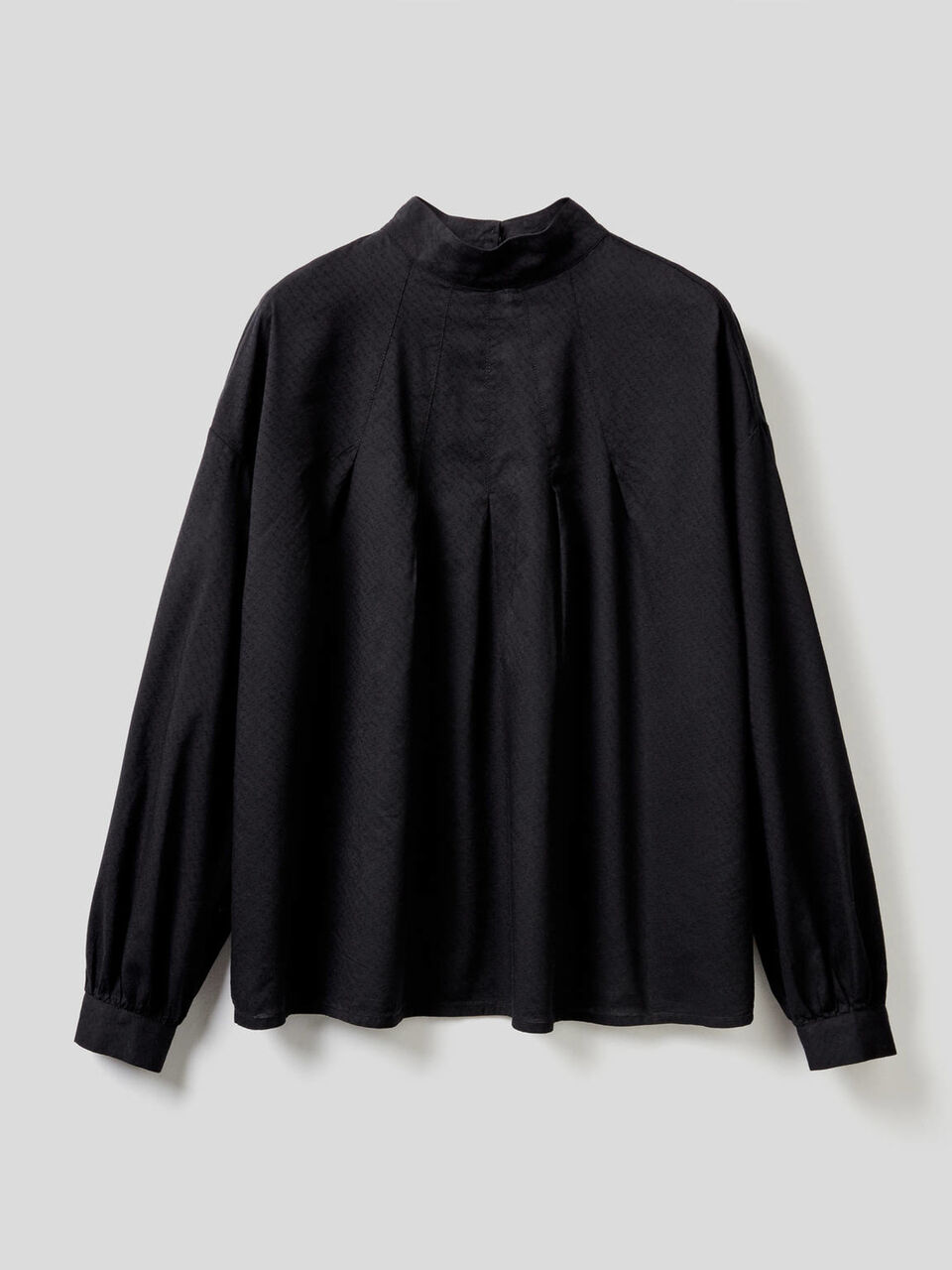 Blusa de cuello alto image number 1