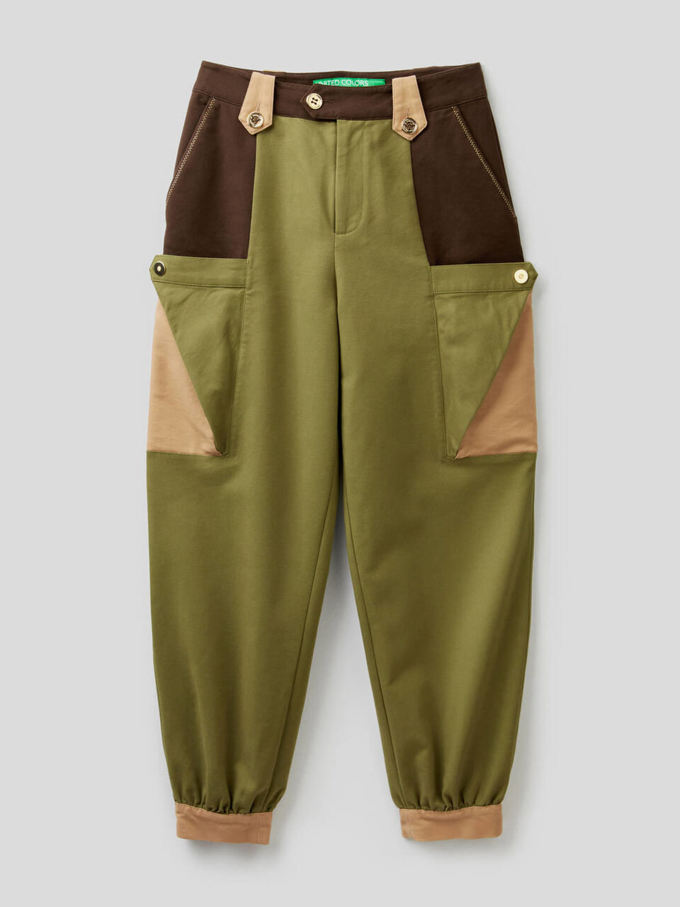 Pantalón cropped con maxibolsillos image number null
