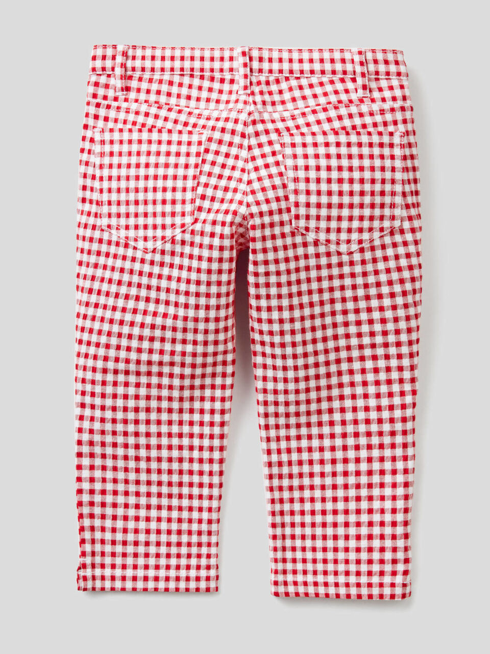 Pantalón cropped de cuadros image number 2