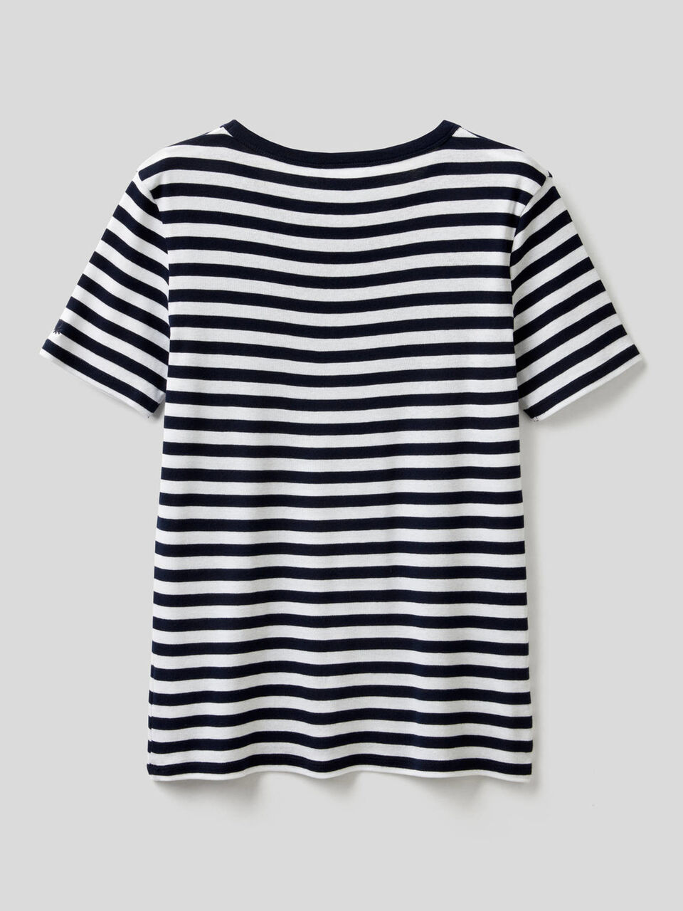 Camiseta de cuello redondo a rayas image number 2