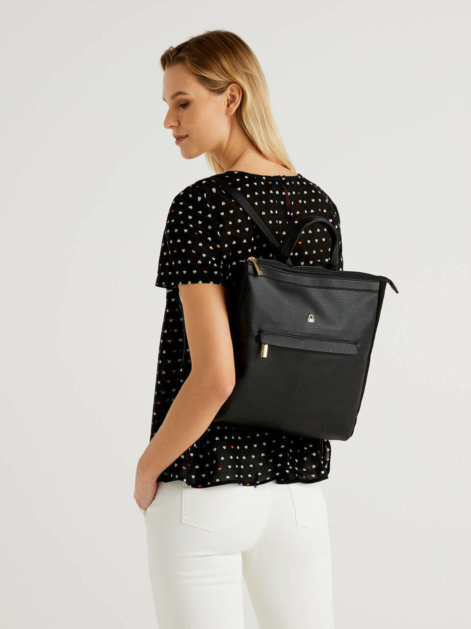 Mochila con bolsillo image number 2
