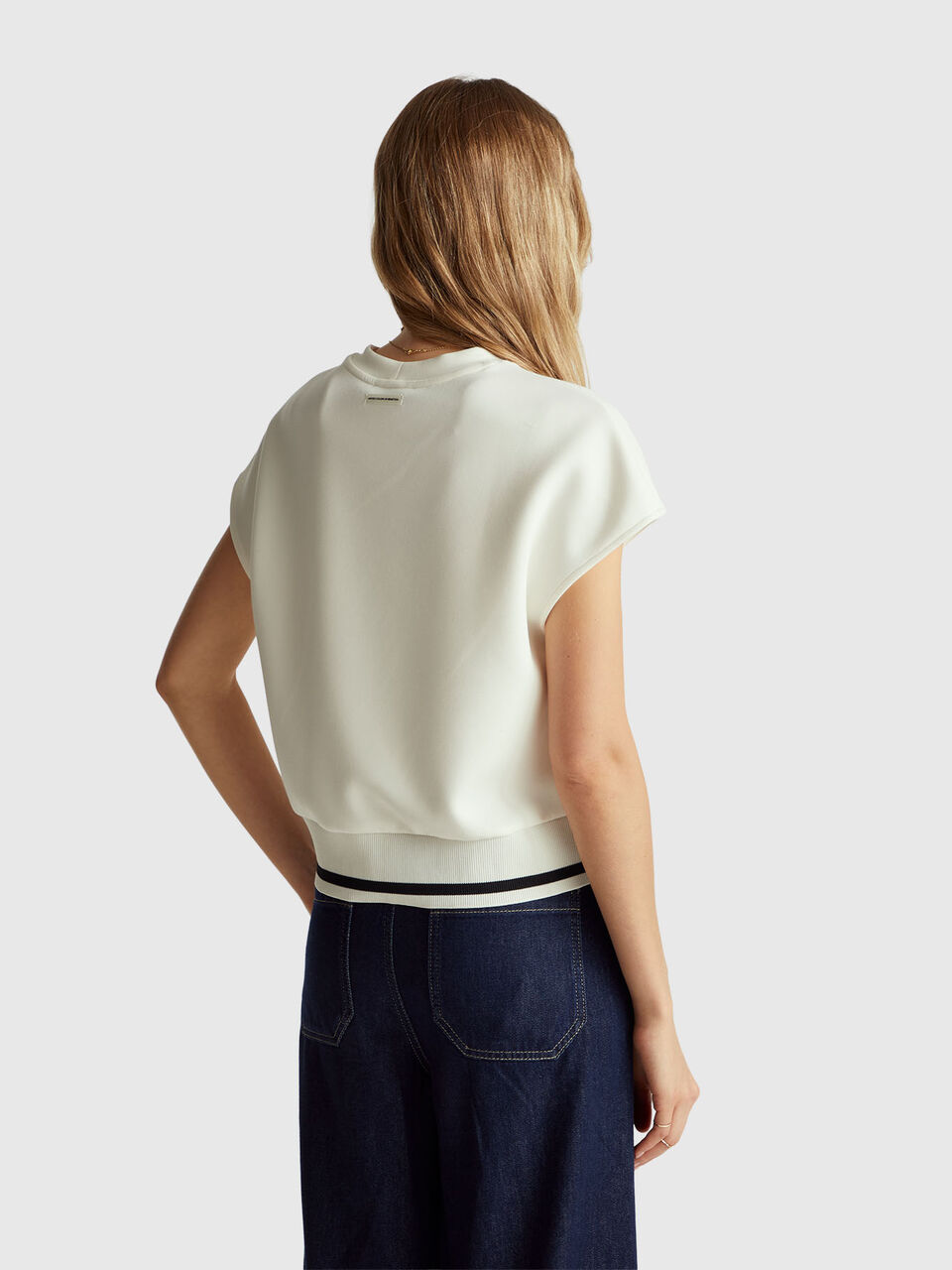 SLEEVELESS SWEATER Mujer image number null