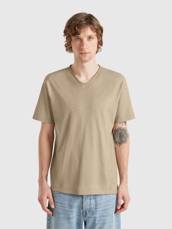 Camiseta 100% algodón con cuello en pico Hombre