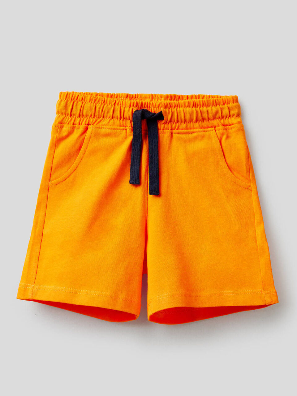 Pantalón corto de 100% algodón image number 1