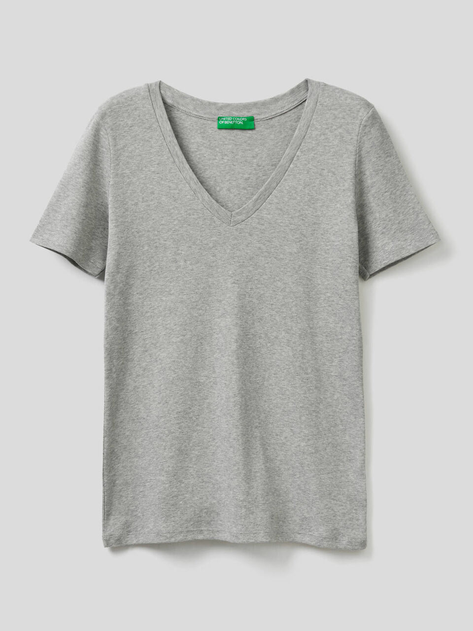 Camiseta de algodón puro con escote de pico image number 1