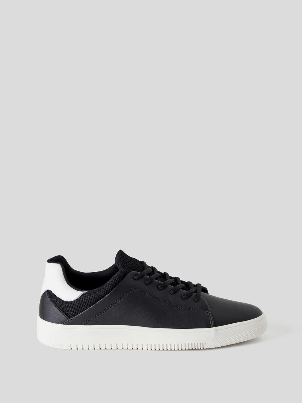 Sneakers de piel con detalles de tela image number 1