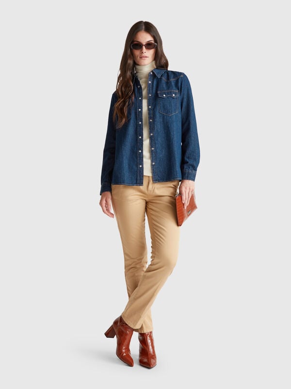 Pantalones chinos de corte ajustado de algodón beige Mujer