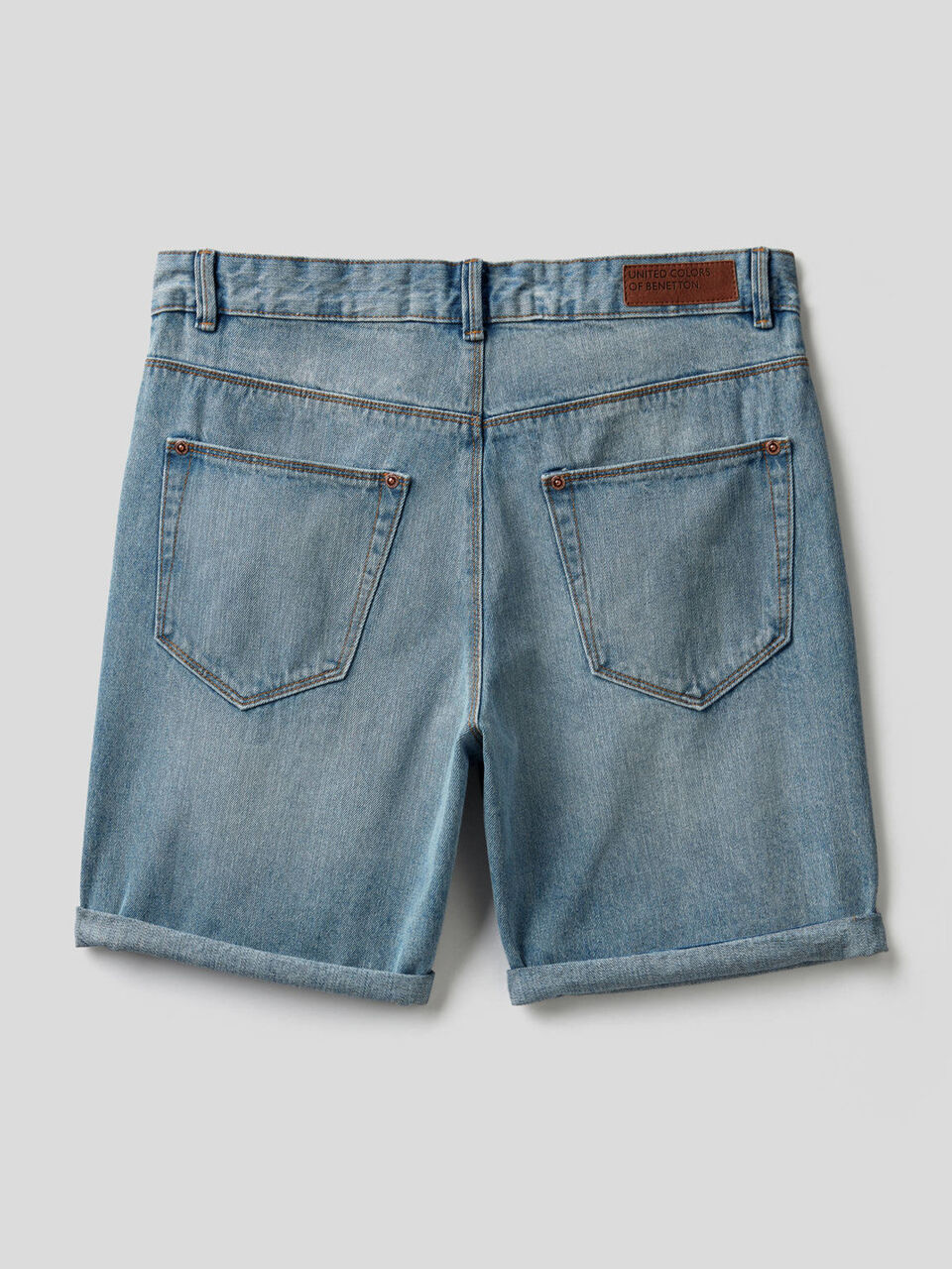 Bermudas en denim de 100 % algodón image number 2