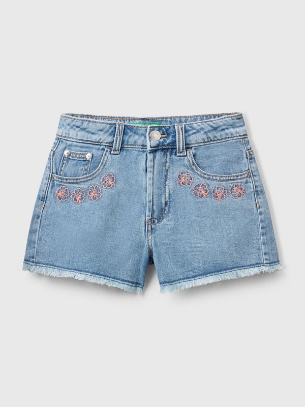 Shorts vaqueros con bordado floral Niña