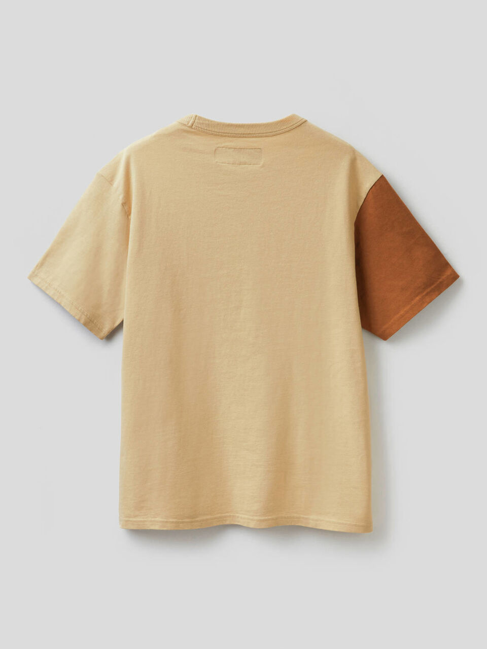 Camiseta color block de manga corta image number 2