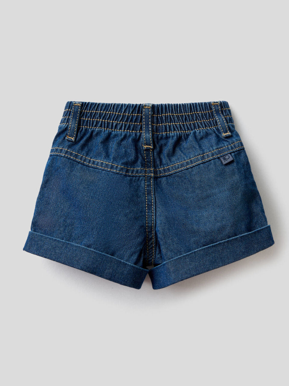 Pantalón corto en denim de 100% algodón image number 2