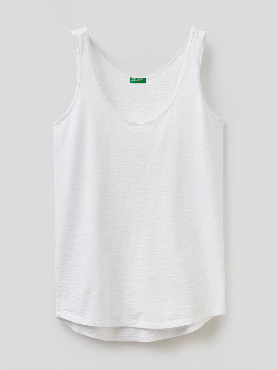 Camiseta de tirantes de 100 % algodón con bajo redondeado image number 1