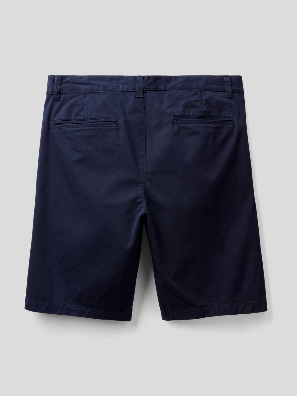 Bermudas chinos de algodón elástico image number 2