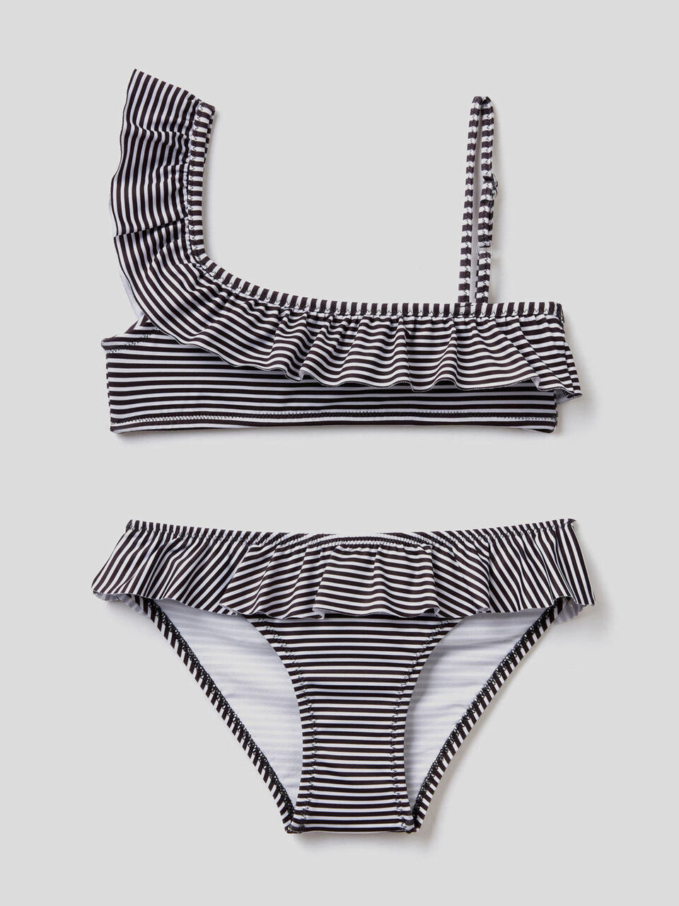 Bikini de rayas con volante image number 1