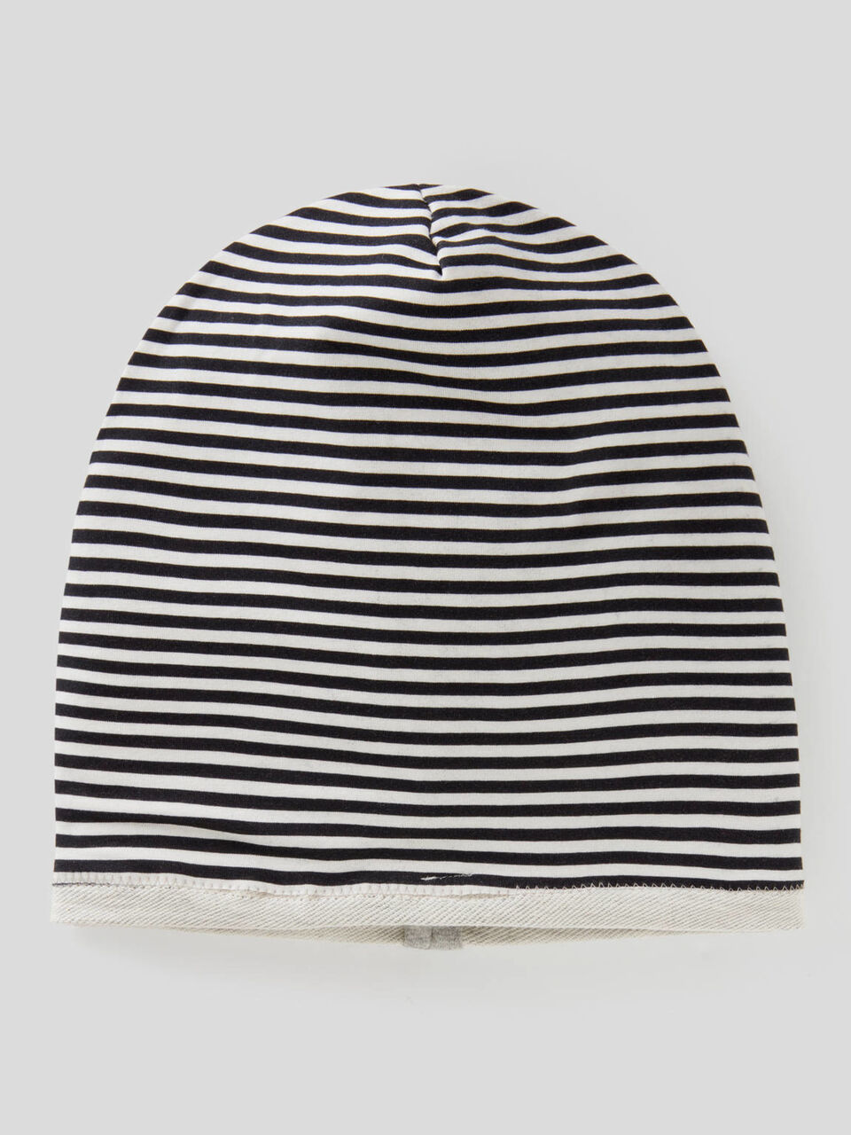 Gorro reversible de algodón elástico image number 2