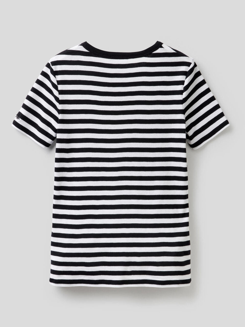 Camiseta de cuello redondo a rayas image number 2