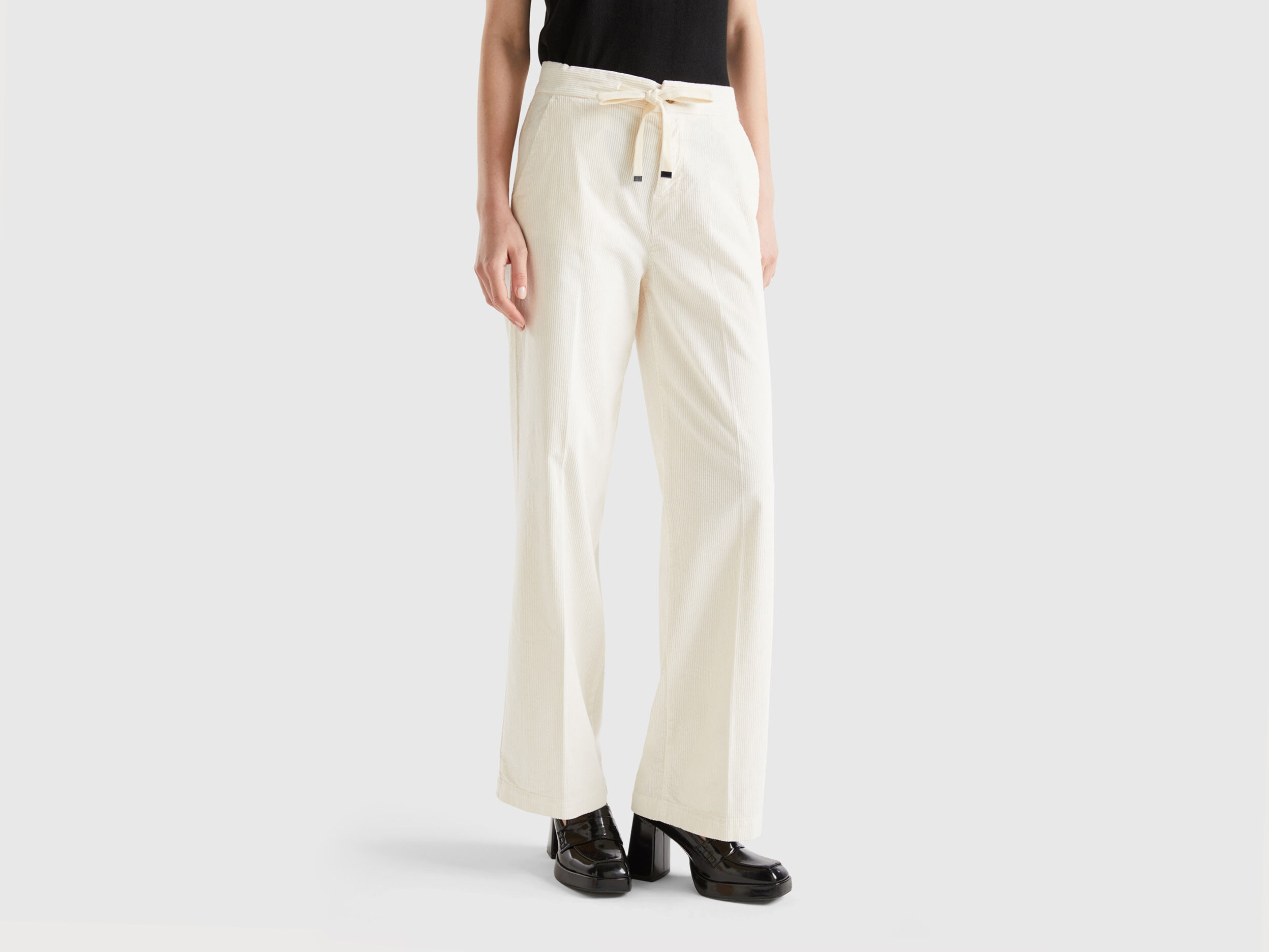 Pantalon pana on sale blanco