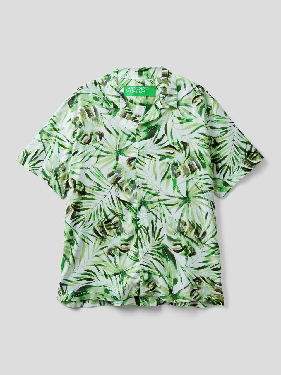 Camisa de manga corta hawaiana image number 1