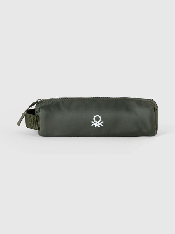 Estuche con logotipo
